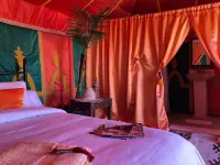 Luxury Maktoub Hotels near Merzouga glamping camp