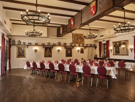 Hotel & Restaurant Burgschänke Отели в г. Гайзельберг