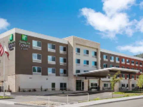 Holiday Inn Express & Suites UKIAH by IHG Hotels in Ukiah