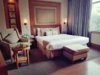 The Palms Town & Country Club - Resort Hotels in 