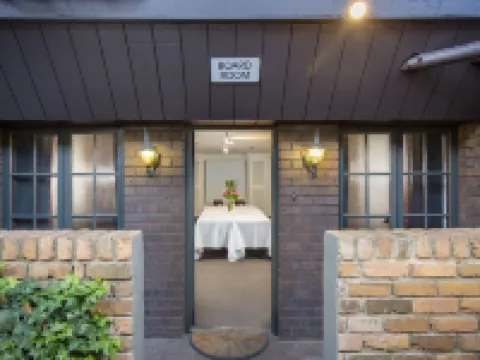 Adelaide Inn Hotels in North Adelaide