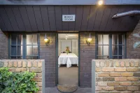 Adelaide Inn Hotels in Prospect