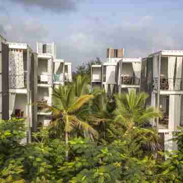 Aqua Resort Hotel Exterior