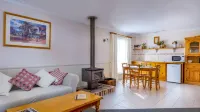 Honeysuckle Cottages Hotels in Stanthorpe