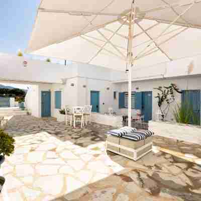 Fivos Apartments Hotel Exterior