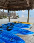 Drop Anchor Resort & Marina - Bãi biển