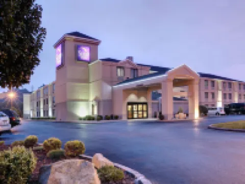 Sleep Inn & Suites Cross Lanes - South Charleston Hotels in Nitro