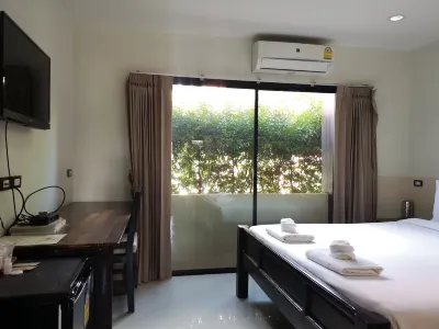 The Wonders Hotel Hotels near Rajamangala Rest Area