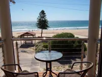 Christies No 1 Esplanade Hotels in Moana
