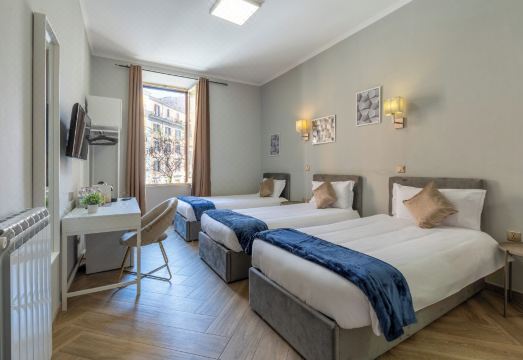 로마 시내에서 보이는 콜로세움