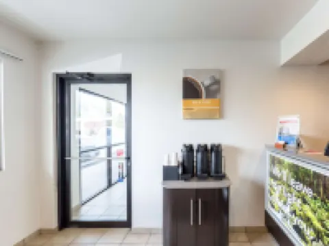 Motel 6 Klamath Falls, or Hotels in Altamont