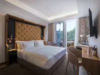 The Radh Hotel Hoteles cerca de Torre del reloj de Kandy