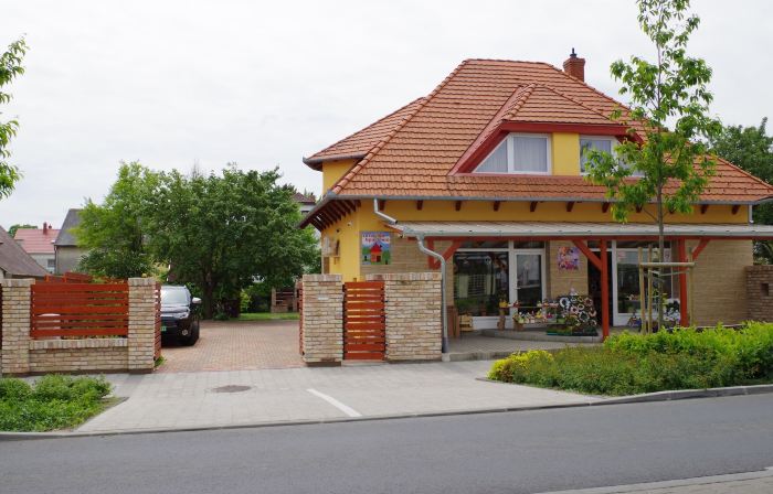 Aranyhal Apartman