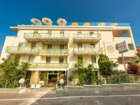 Sky Pool Hotel Sole Garda Hotels in Garda Town