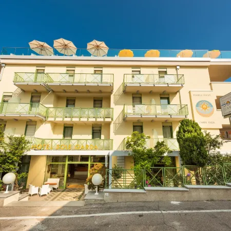 Sky Pool Hotel Sole Garda Hotels in Garda Town