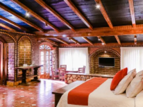 Hotel & Suites Estancia Villa Real Hoteles en Autlán de Navarro