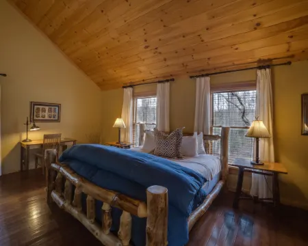 Dancing Bear Lodge Hotels in Blount County
