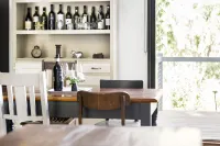 Karawatha Cottages B&B