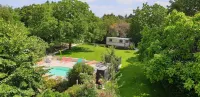 Les Insolites de la Pouillyzotte Hotels in Mesves-sur-Loire