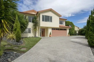 Seascape Villa B&B Hotels near Mt Maunganui Cenotaph