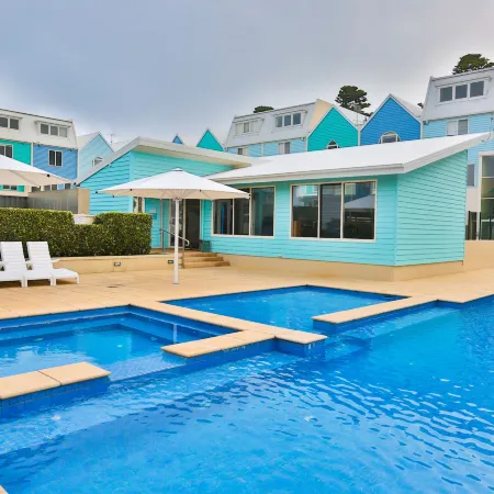 Lady Bay Resort