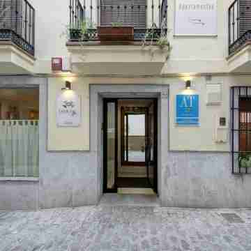 Apartamentos Turísticos Centro Hotel Exterior