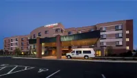Courtyard Sioux Falls Hotels near Gilbert Science Center