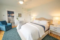 2W Lake Hotels in Spafford