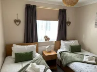 2-Bed Bungalow Sleeps 6 Parking & Pet Friendly - Parkplatz