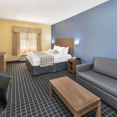 Days Inn & Suites by Wyndham Union City