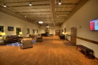 Fairmont Hot Springs Resort فنادق في Anaconda