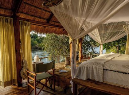 Sindabezi Island Camp