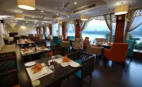 Ganga Kinare- A Riverside Boutique Resort, Rishikesh Hotels in Деградун