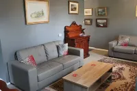 Robinson Cottage