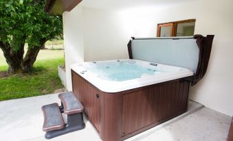 Juniper Hill Loch Achilty