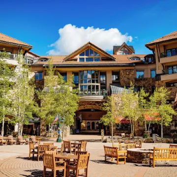 Fairmont Heritage Place, Franz Klammer Lodge