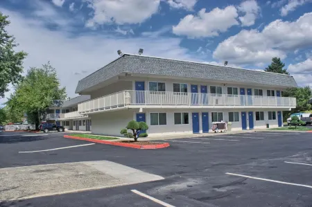 Motel 6 Issaquah, WA - Seattle - East Отели рядом с достопримечательностью «Серенити»