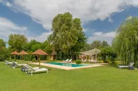 Mas Carreras 1846 Historic Luxury House - Uima-altaat