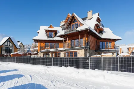 Highlander by LoftAffair