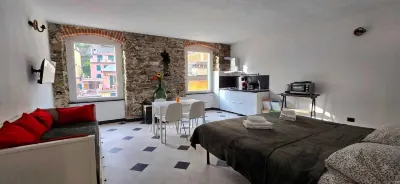 The Pirate's Cove- Bluchalet Hotels near Riomaggiore