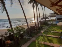 77 Sunset Plaza Hotels in Bayah