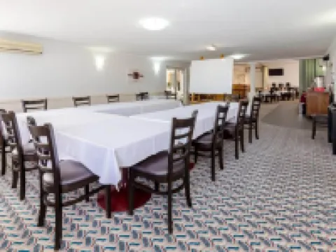 Gladstone Palms Motor Inn Hotels in Gladstone