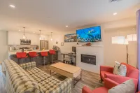 Skyline 102 Mountain View Townhouse-AC-Heated Pool; Hot Tub