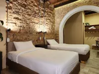Quinta Seis Tres Hotels near Campin