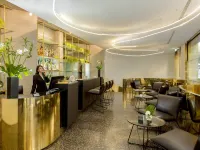 Hotel Royal Bissolati Hotels near San Silvestro in Capite