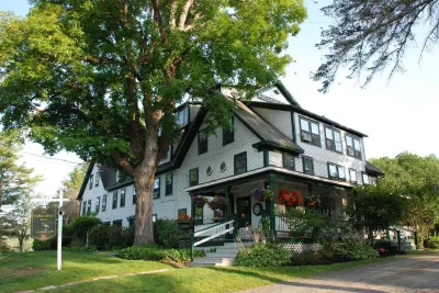 Follansbee Inn Hotels in Bradford