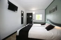Enzo Hotels Chartres Mainvilliers by Kyriad Direct - Parkering