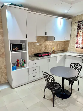 Bilak Luxury Apartments & Homes Ltd Отели рядом с достопримечательностью «Терминал аэропорта Абуджа Ннамди Азикиве»