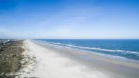 Seaside Haven Stylish Condo 3 Pools New Rental Hotels in Crescent Beach