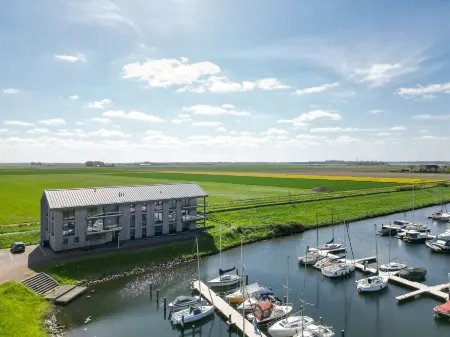 Apartment Kamperland with Harbour View Отели в г. Kamperland